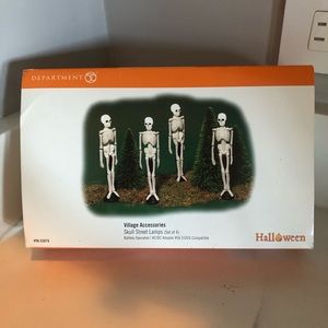 Department 56 Halloween Village Skull Streetlights